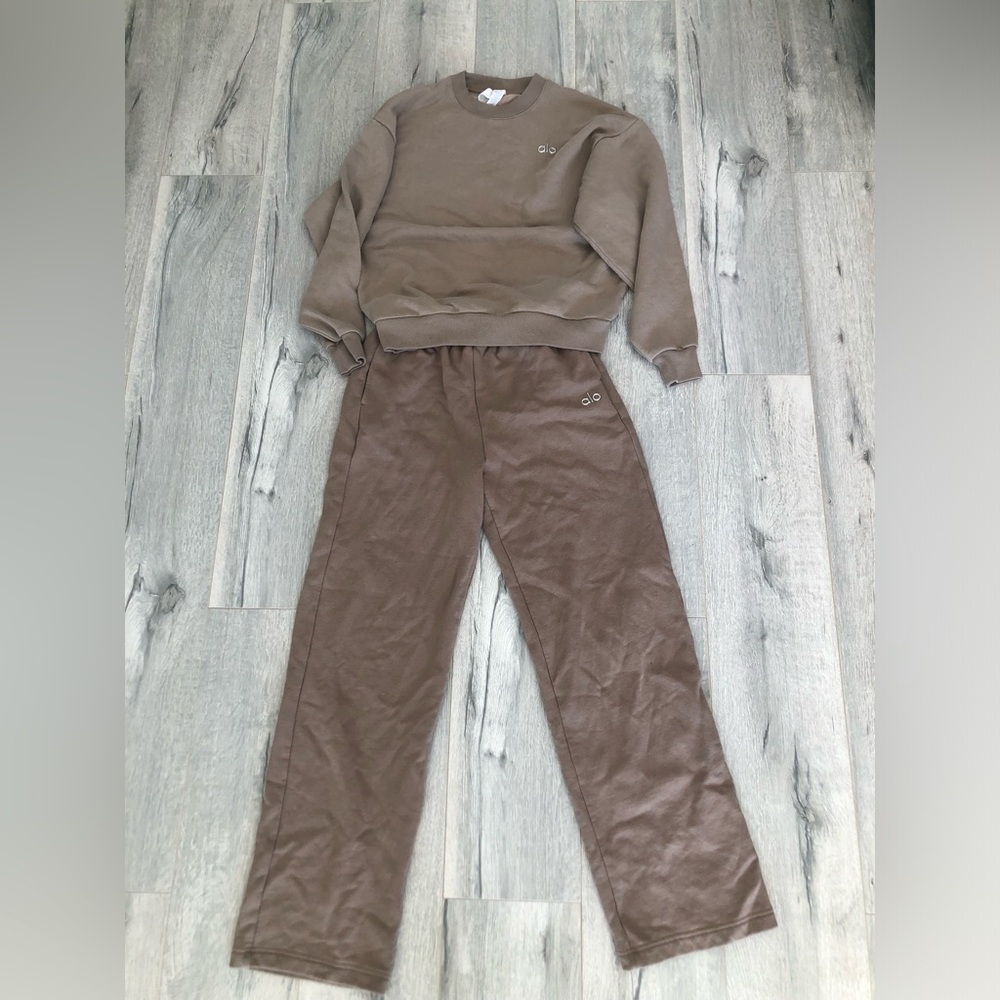 Alo Sweatshirt and Sweatpants
